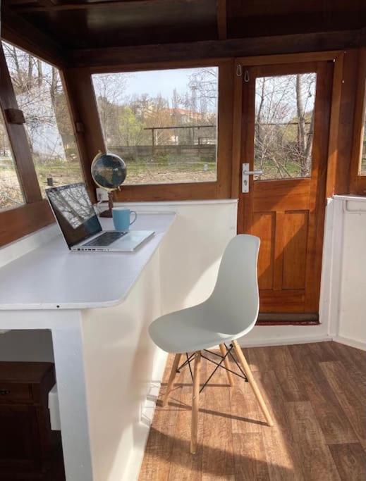 Отель Prague On Boat, Privat Pier, Free Parking Экстерьер фото