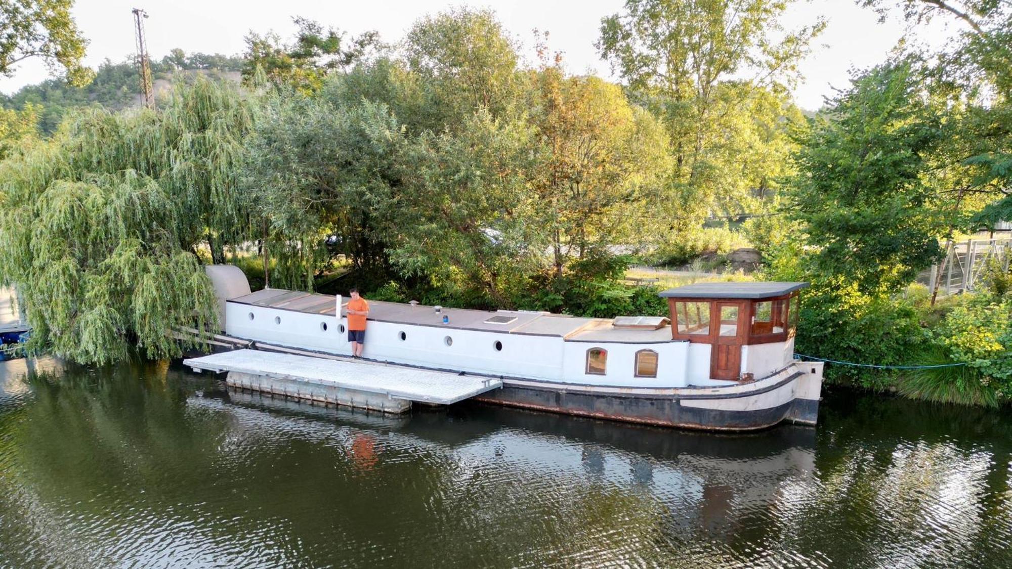 Отель Prague On Boat, Privat Pier, Free Parking Экстерьер фото