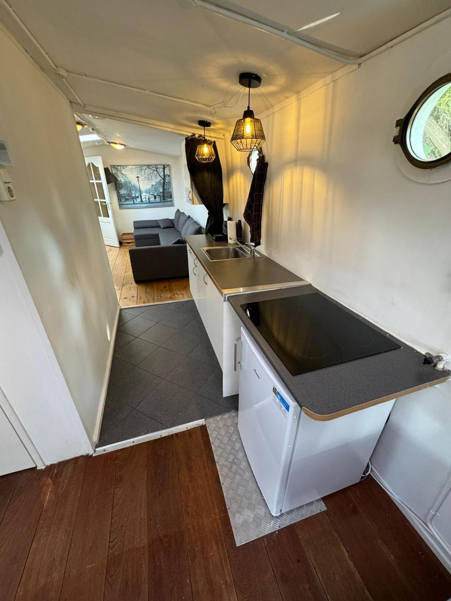 Отель Prague On Boat, Privat Pier, Free Parking Экстерьер фото